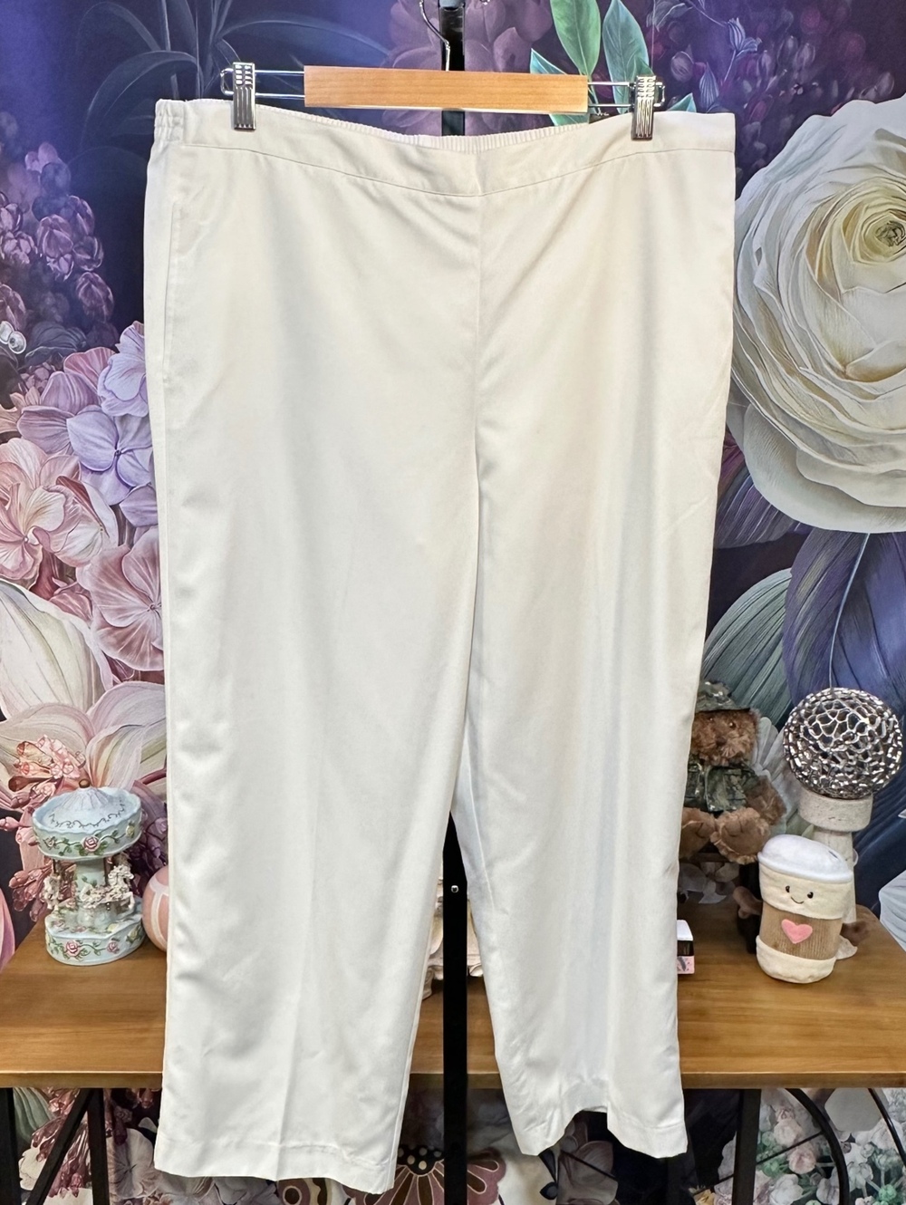 Alfred Dunner 14P NWT Relaxed Fit Women's White Cropped Pants Classic Minimalist